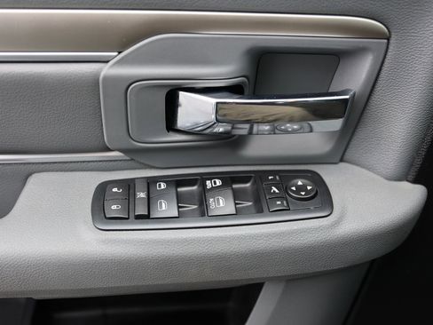 Used 2016 RAM 2500 Big Horn image 33