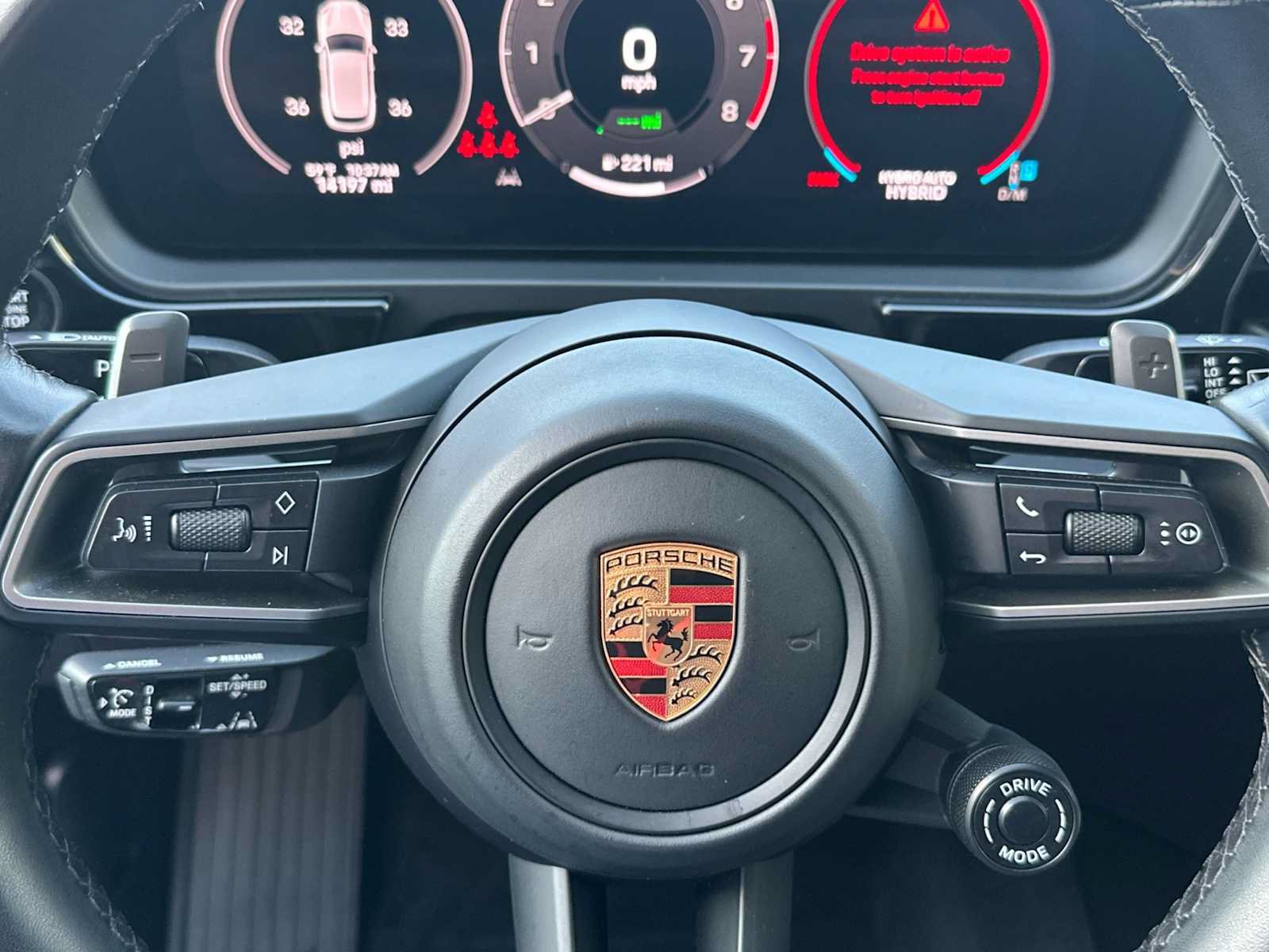 Certified 2024 Porsche Cayenne AWD/4WD image 25