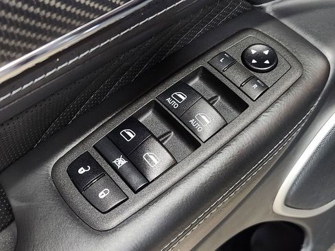 Used 2021 Jeep Grand Cherokee SRT image 44