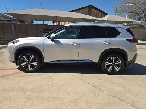 Used 2022 Nissan Rogue Platinum w/ Head-Up Display Package image 6