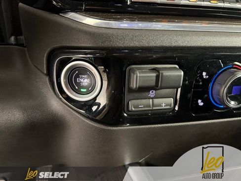 Used 2025 Chevrolet Silverado 1500 LT w/ Z71 Off-Road Package AWD/4WD image 20