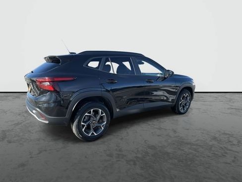 Used 2024 Chevrolet Trax LT image 8