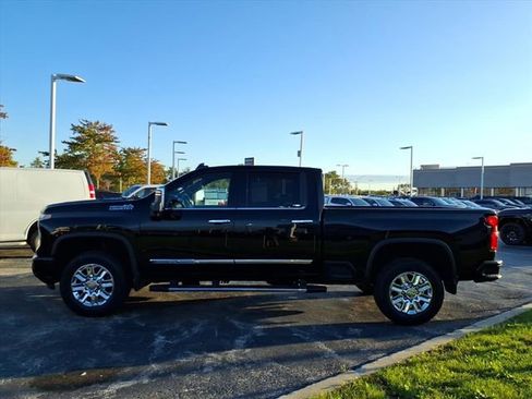 Used 2024 Chevrolet Silverado 2500 High Country w/ Technology Package image 12