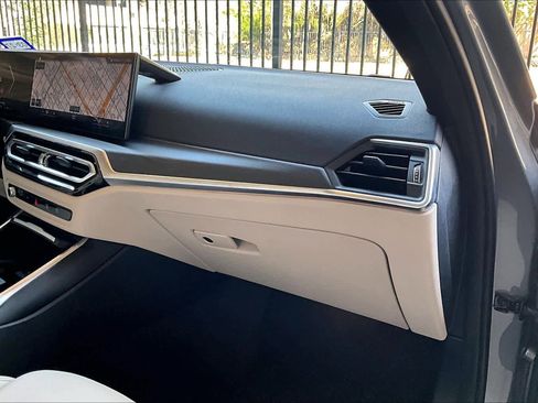 Used 2023 BMW 330i Sedan w/ Premium Package image 19