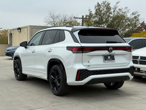 New 2026 Volkswagen Tiguan SE R-Line image 7