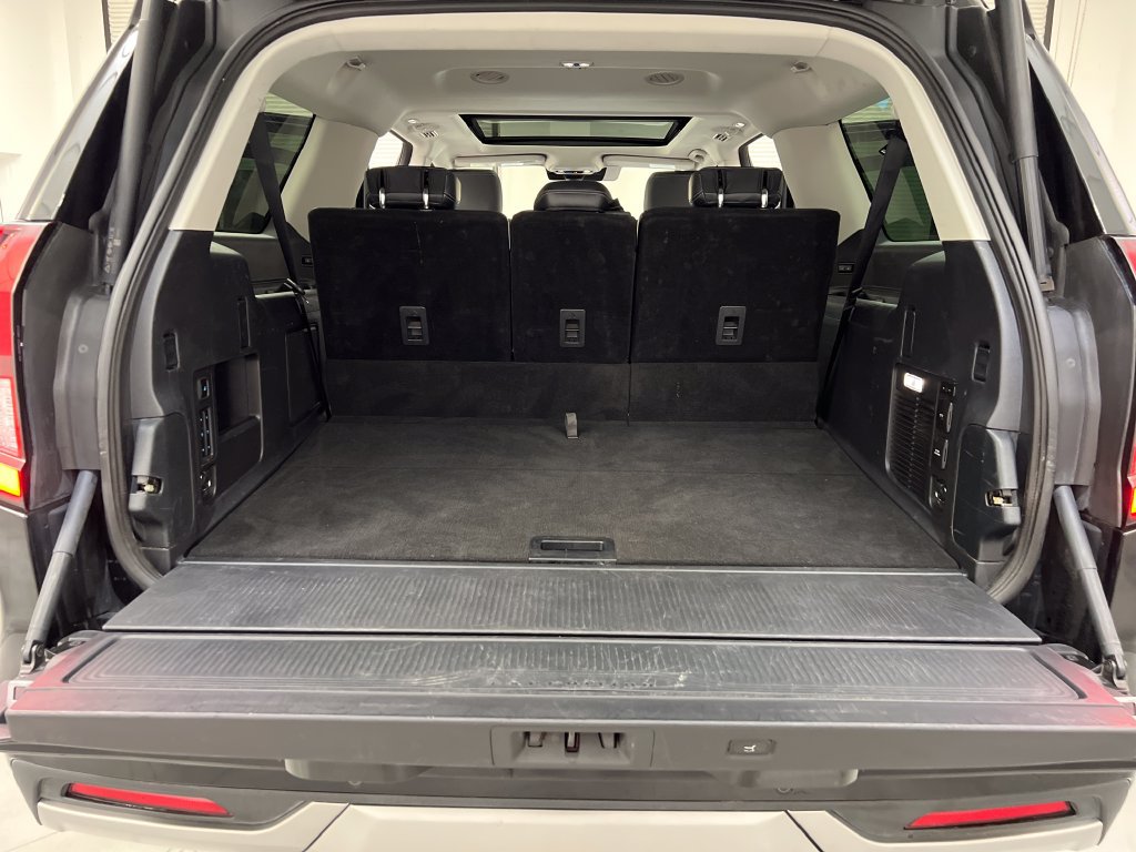 Used 2025 Ford Expedition Max Platinum AWD/4WD image 44
