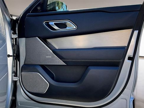 Used 2021 Land Rover Range Rover Velar R-Dynamic S image 26