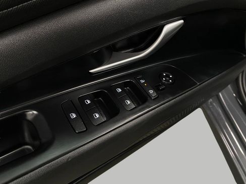 Certified 2025 Hyundai Elantra SEL image 32