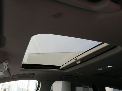 Used 2019 Buick Enclave Avenir w/ Avenir Technology Package image 10