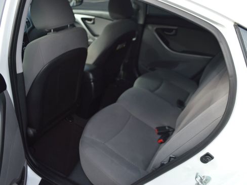 Used 2014 Hyundai Elantra SE w/ Option Group 02 FWD image 24