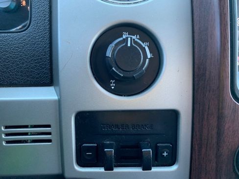 Used 2014 Ford F150 King Ranch w/ King Ranch Luxury Package image 11