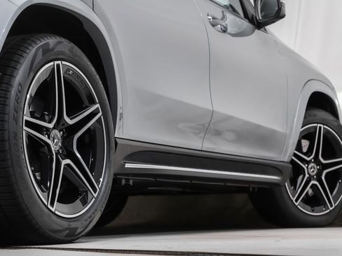New 2026 Mercedes-Benz GLS 450 4MATIC image 23