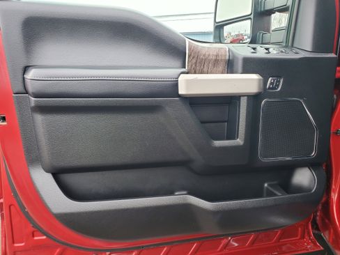 Used 2019 Ford F250 Lariat w/ Lariat Ultimate Package image 16