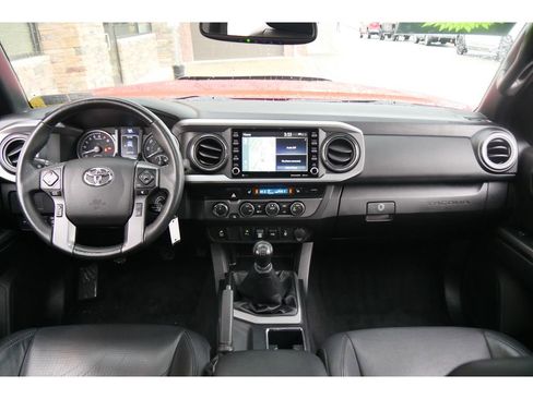 Used 2022 Toyota Tacoma TRD Off-Road w/ TRD Premium Off Road Package image 13