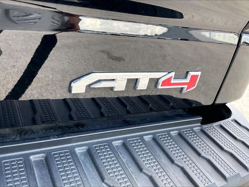 Used 2022 GMC Sierra 1500 AT4 w/ AT4 Premium Package AWD/4WD image 10