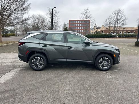 New 2026 Hyundai Tucson Blue SE image 8