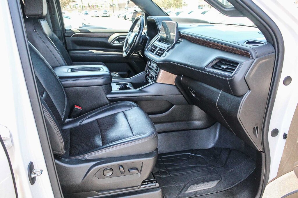 Used 2021 Chevrolet Tahoe High Country w/ Premium Package AWD/4WD image 8