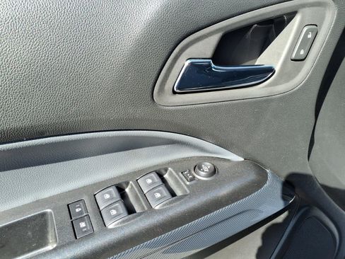 Used 2022 Chevrolet Colorado Z71 AWD/4WD image 12