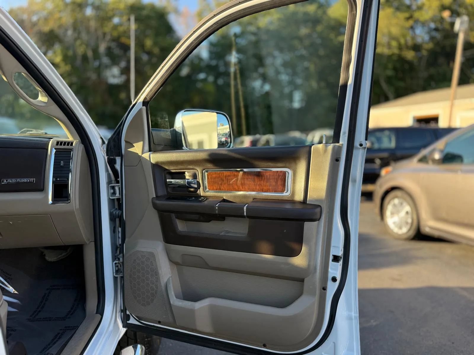 Used 2012 RAM 2500 Laramie w/ Cold Weather Group AWD/4WD image 28