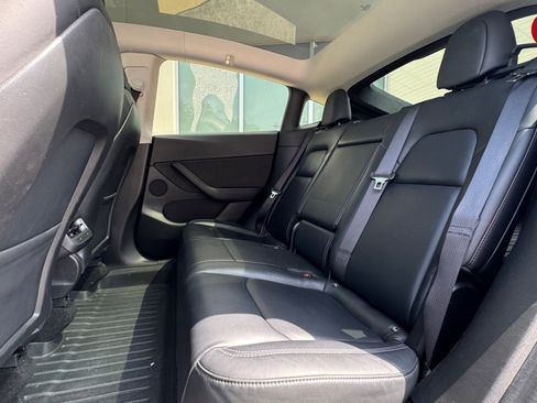 Used 2021 Tesla Model Y Long Range AWD/4WD image 18