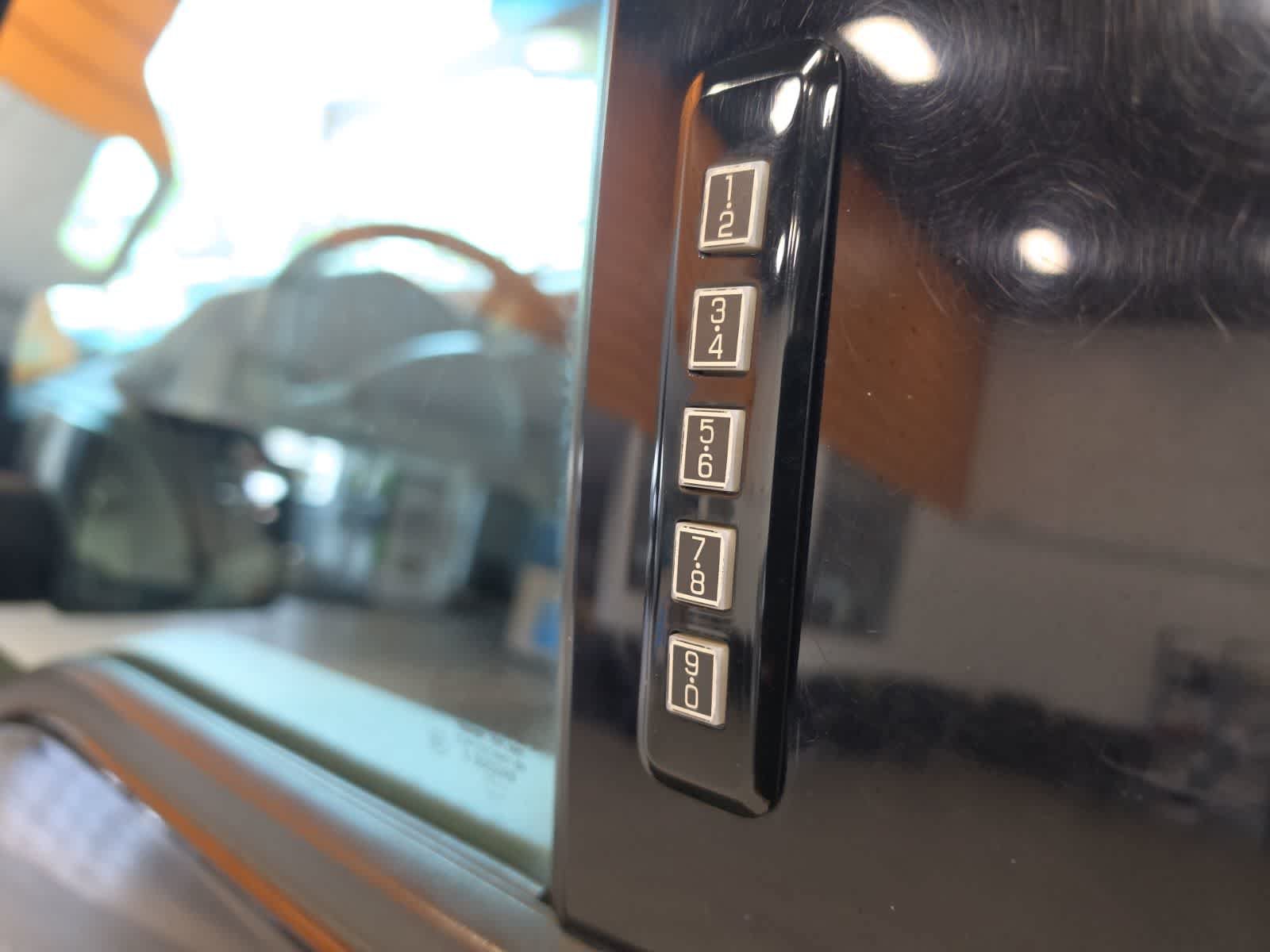 Used 2018 Ford F150 XLT AWD/4WD image 17