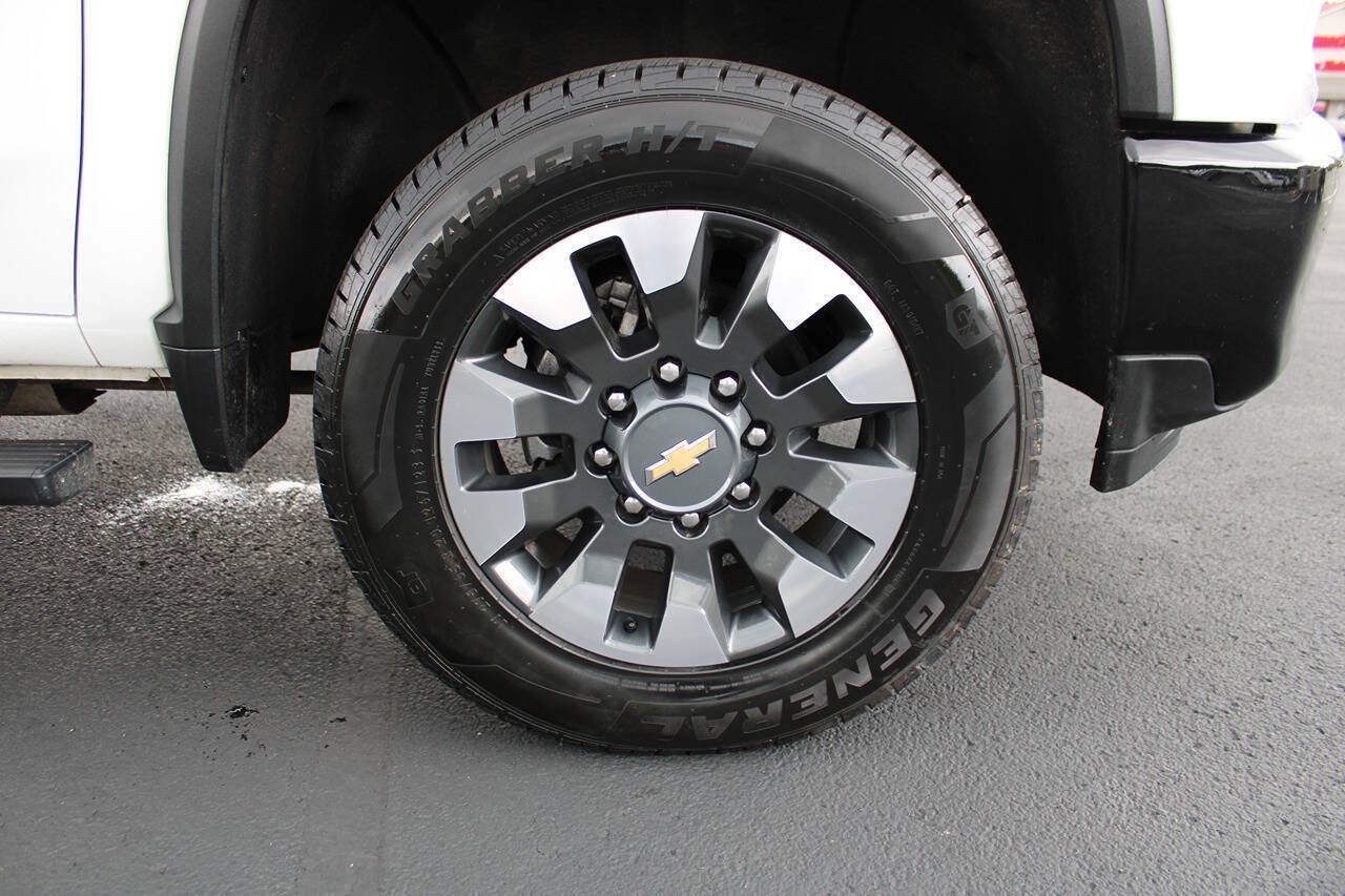 Used 2021 Chevrolet Silverado 2500 Custom w/ Custom Value Package AWD/4WD image 19