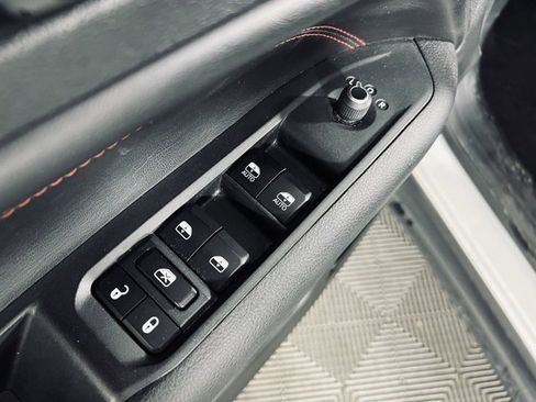 Used 2023 Jeep Compass Trailhawk image 21