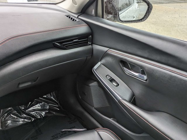 Used 2025 Nissan Sentra SR w/ SR Premium Package FWD image 16