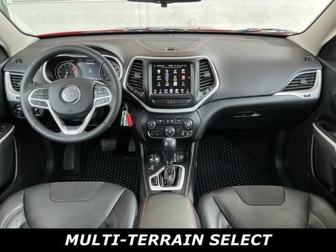 Used 2017 Jeep Cherokee Trailhawk w/ Cold Weather Group image 4