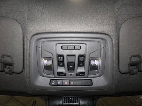 Used 2025 GMC Sierra 1500 Denali AWD/4WD image 36