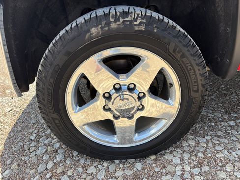 Used 2018 GMC Sierra 2500 SLT w/ Duramax Plus Package image 9