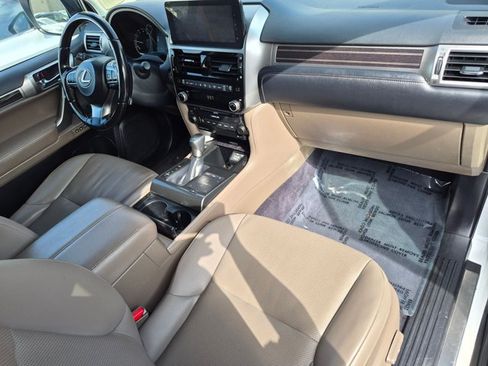 Used 2022 Lexus GX 460 Premium w/ Premium Package AWD/4WD image 21