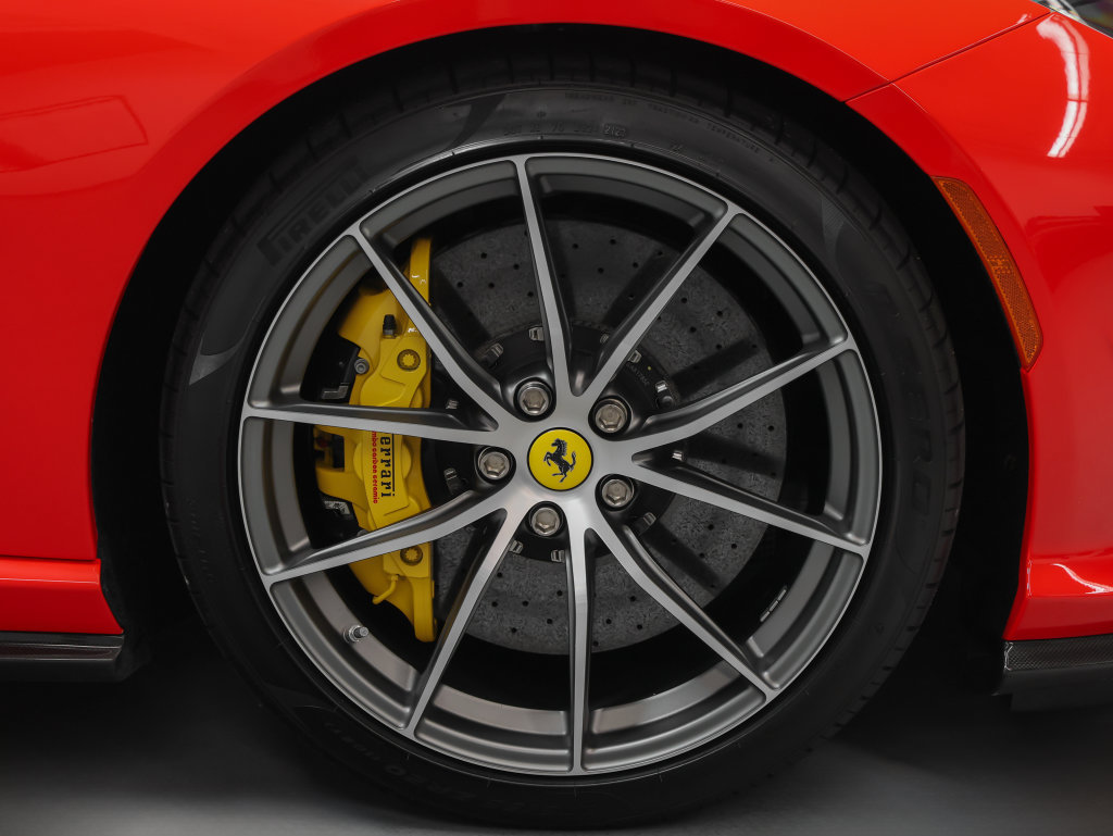 Certified 2023 Ferrari 812 GTS RWD image 18
