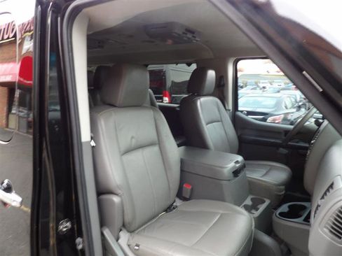 Used 2017 Nissan NV 3500 SV w/ SV Technology Package image 6