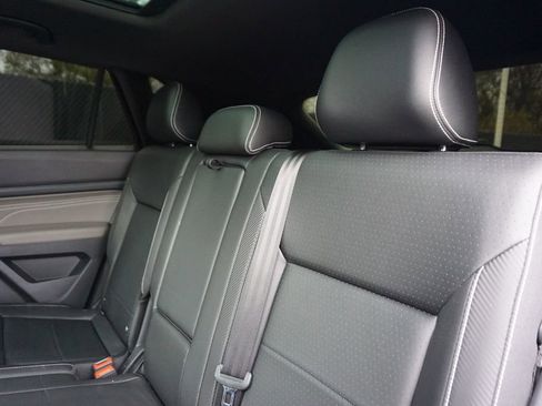 Used 2023 Volkswagen Atlas Cross Sport SEL R-Line image 14