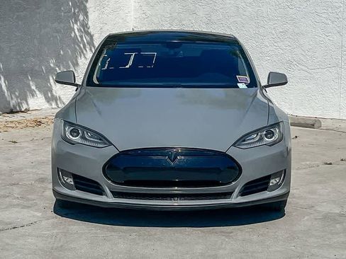 Used 2013 Tesla Model S image 2