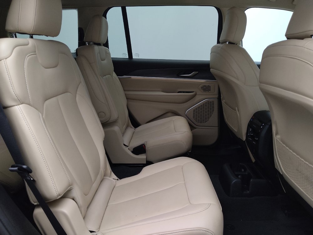 Used 2022 Jeep Grand Cherokee L Limited AWD/4WD image 19