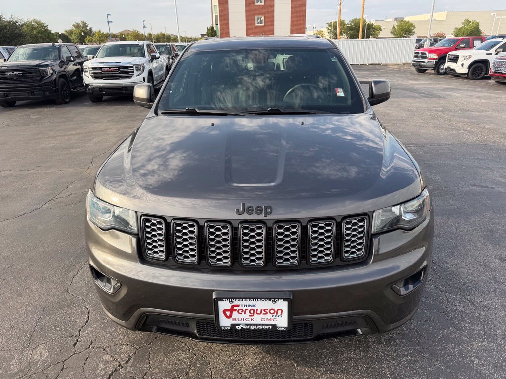 Used 2019 Jeep Grand Cherokee Altitude AWD/4WD image 9