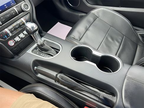 Used 2022 Ford Mustang Premium image 11