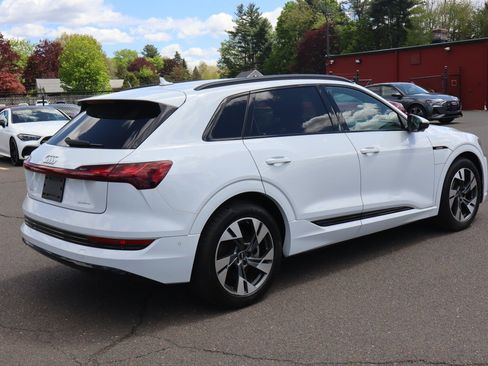Used 2022 Audi e-tron Premium w/ Convenience Plus Package AWD/4WD image 5