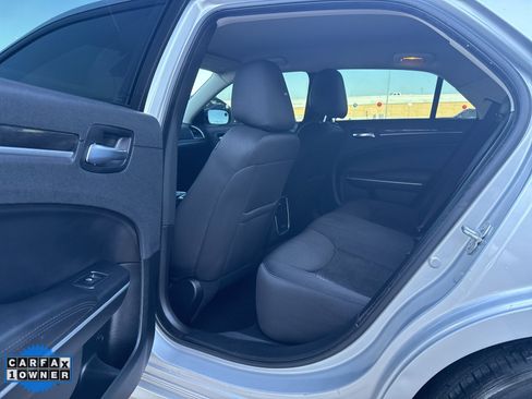 Used 2022 Chrysler 300 Touring w/ Sport Appearance Package image 26