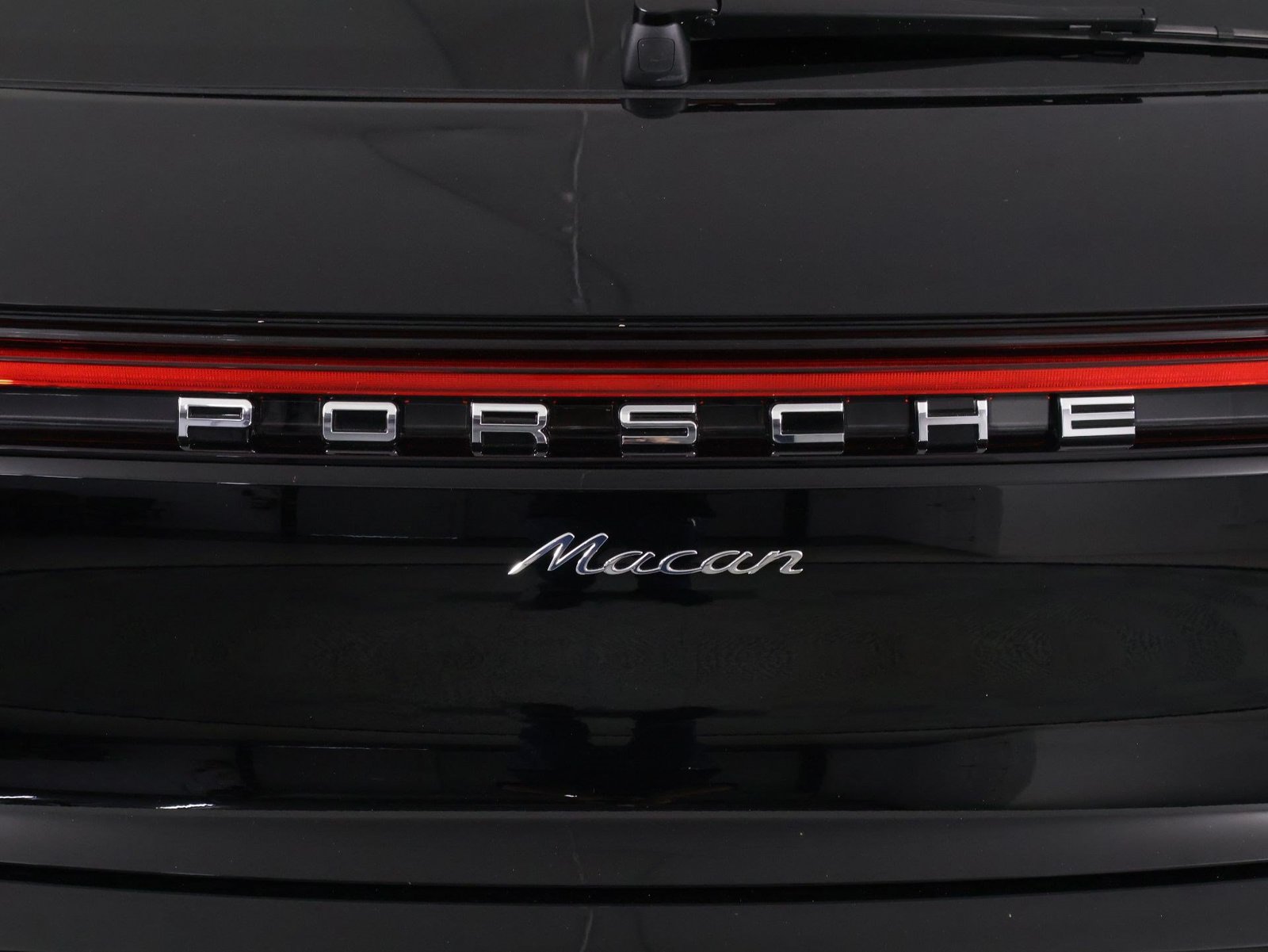 Certified 2026 Porsche Macan AWD/4WD image 22