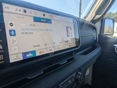 New 2026 Jeep Gladiator Sahara image 28