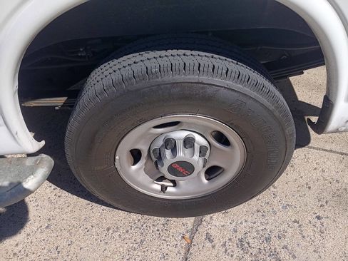 Used 2023 GMC Savana 2500 w/ Driver Convenience Package image 7