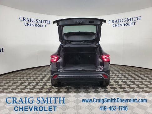 New 2026 Chevrolet Trax RS w/ Sunroof Package image 18