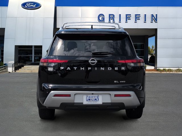 Used 2025 Nissan Pathfinder SL AWD/4WD image 8