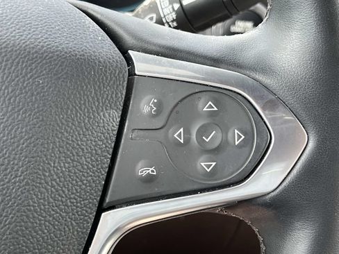 Used 2023 Chevrolet Traverse LT w/ LT Premium Package AWD/4WD image 24
