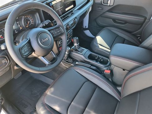 New 2025 Jeep Wrangler Unlimited Rubicon image 8