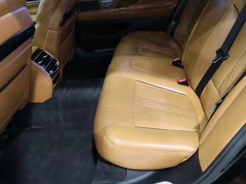 Used 2016 BMW 750i xDrive 750i xDrive image 26