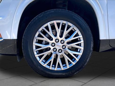 Used 2024 GMC Acadia Denali FWD image 11
